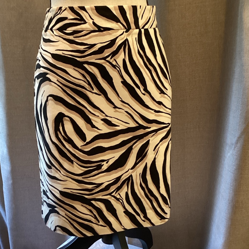 LOFT Black, Tan and Cream Zebra Pencil Skirt, size 4.